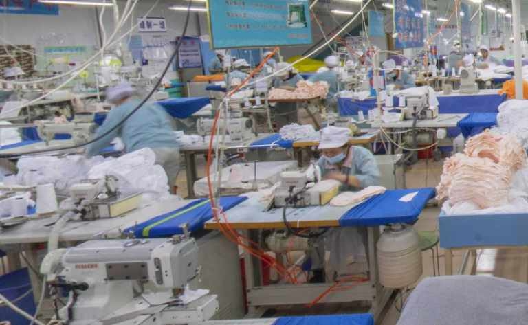 Budget-Friendly Strategies for Working with High Quality Clothing Manufacturers- clothing supplier1