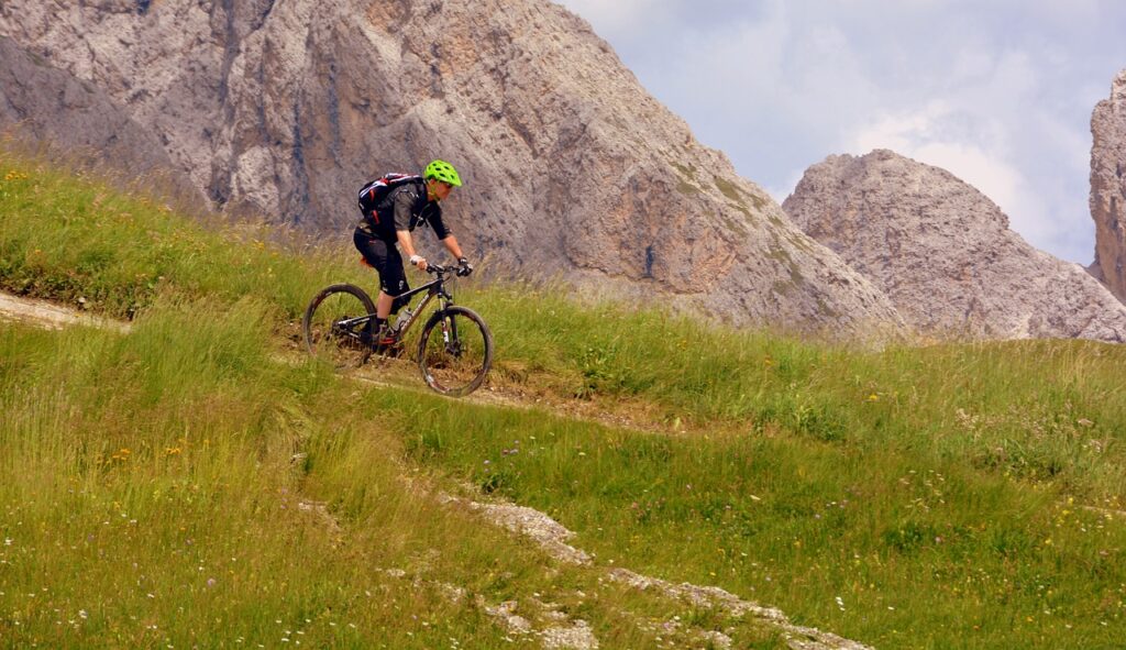 cycling jersey can protect you in the accident