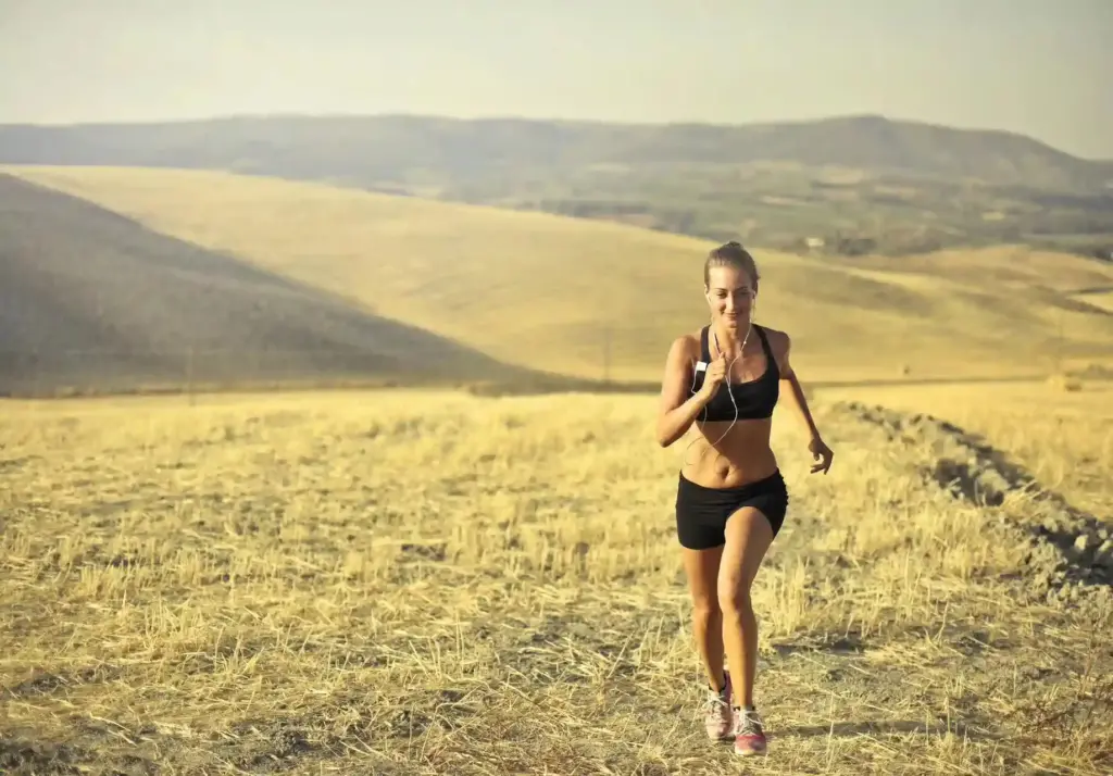 Activewear apparel has firmly established itself in contemporary wardrobes, moving beyond gyms and sports arenas to become part of everyday attire.